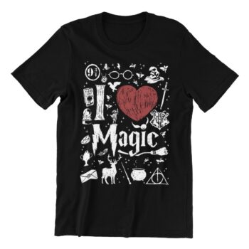 Crna muška majica sa natpisom.