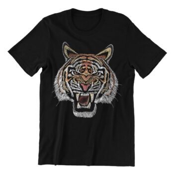 Crna muška majica sa slikom.