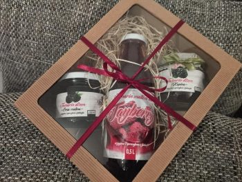 Poklon paket tayberry sok, džem od crne maline i džem od kupine