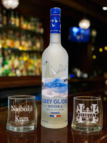 Grey Goose vodka sa dvije personalizirane čaše